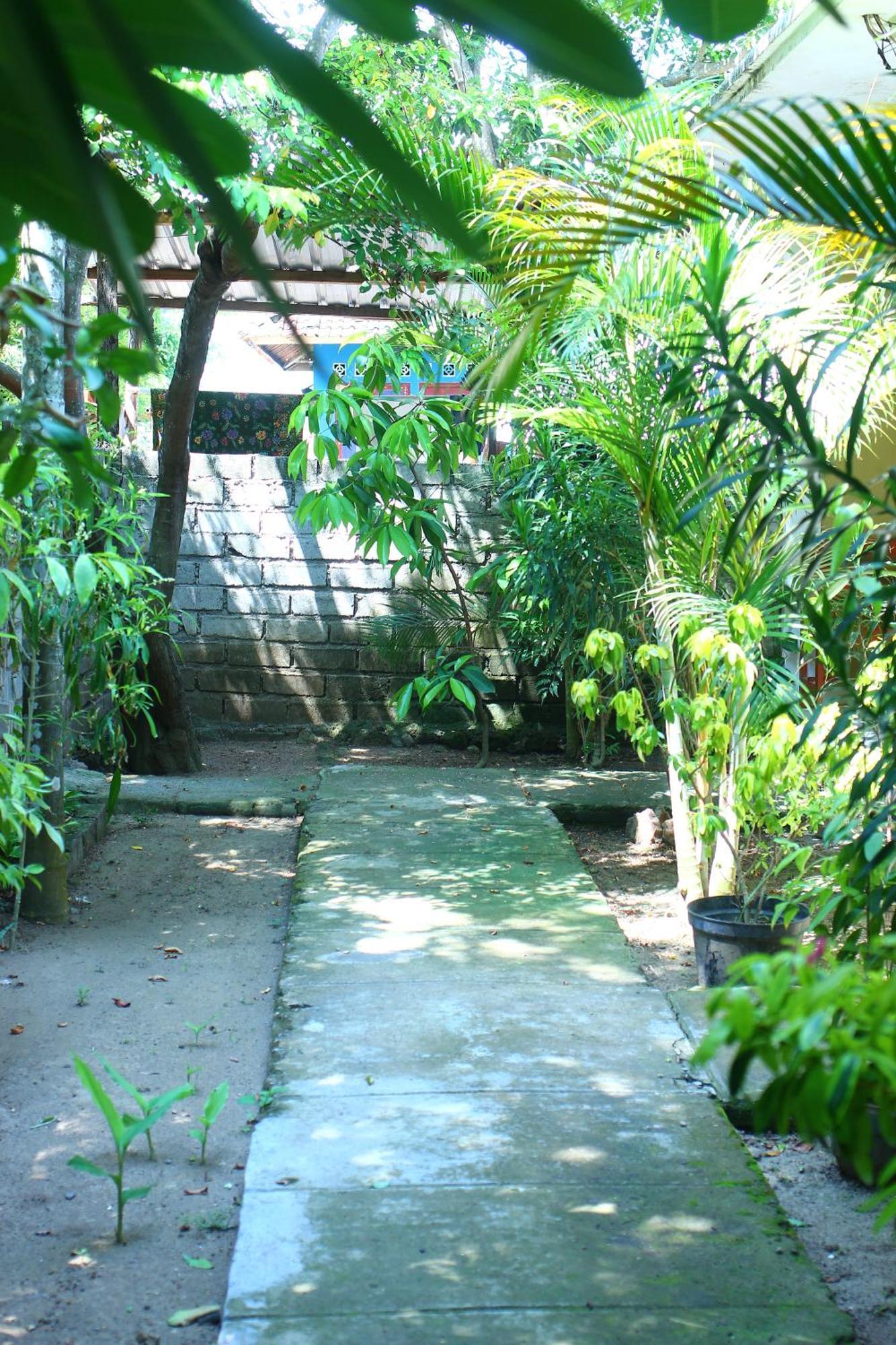 Three V Homestay Kuta  Extérieur photo